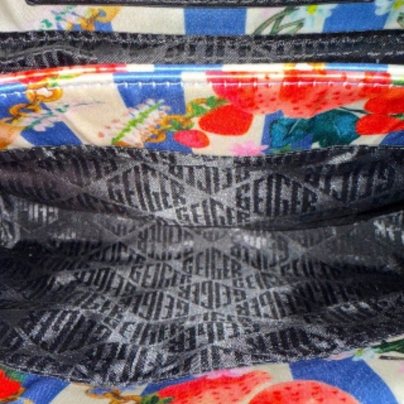 Kurt Geiger The Kensington Strawberry Floral Striped Shoulder🔥 - Picture 9 of 17